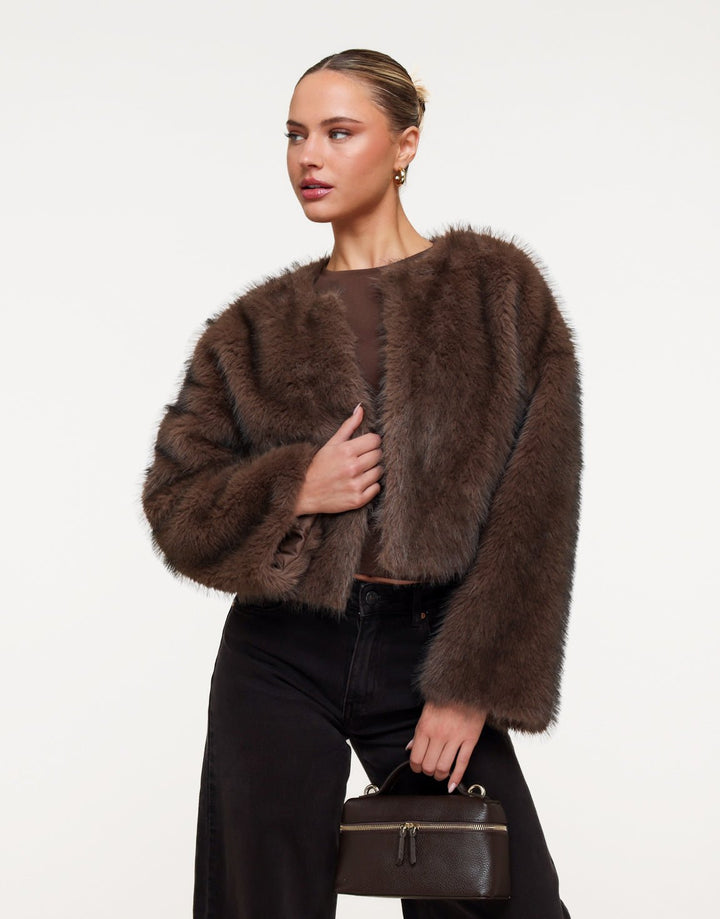 Bruine Korte Fluffy - Jas