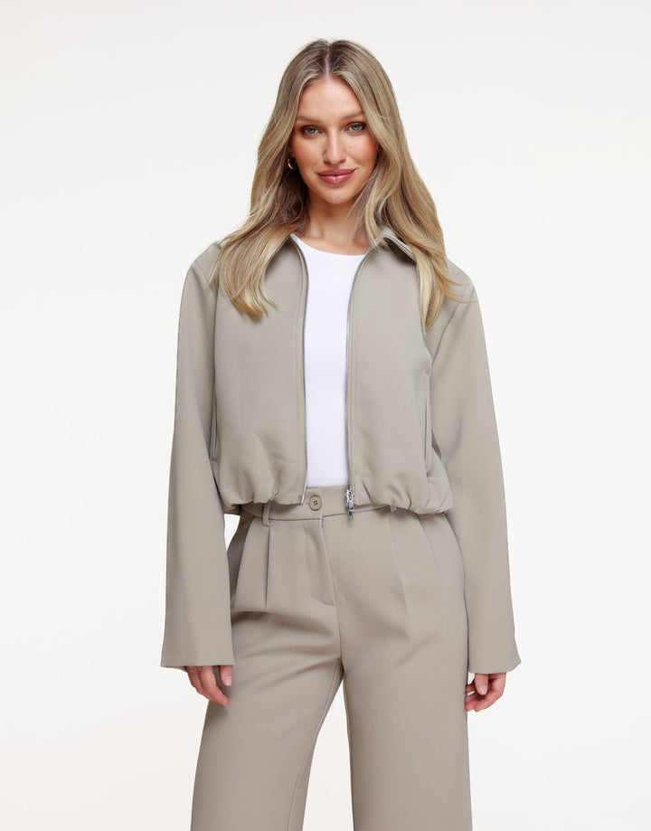 Taupe Premium Achterkant Detail Jas- Set