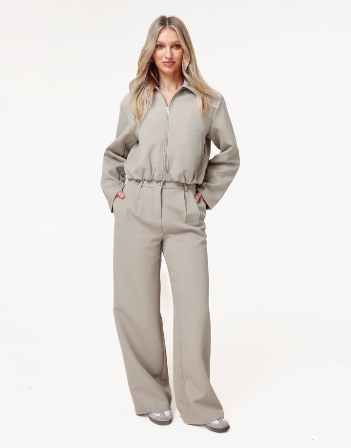 Taupe Premium Achterkant Detail Jas- Set