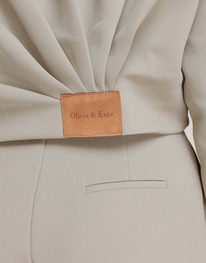 Taupe Premium Achterkant Detail Jas- Set