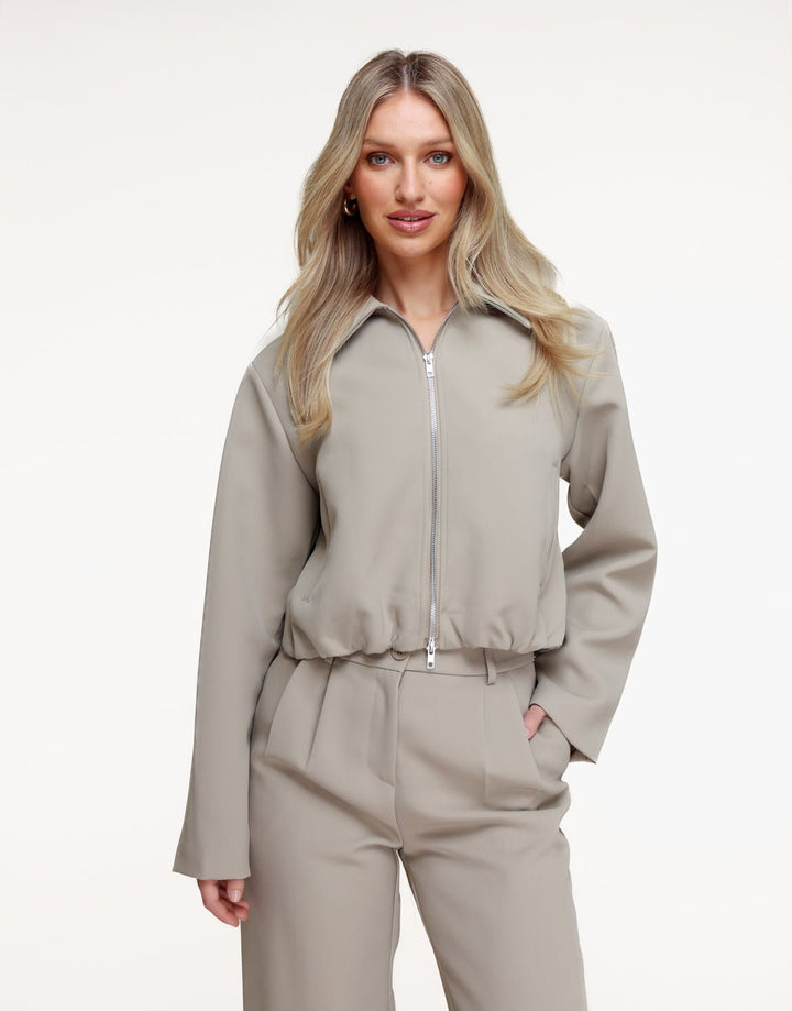Taupe Premium Achterkant Detail Jas- Set