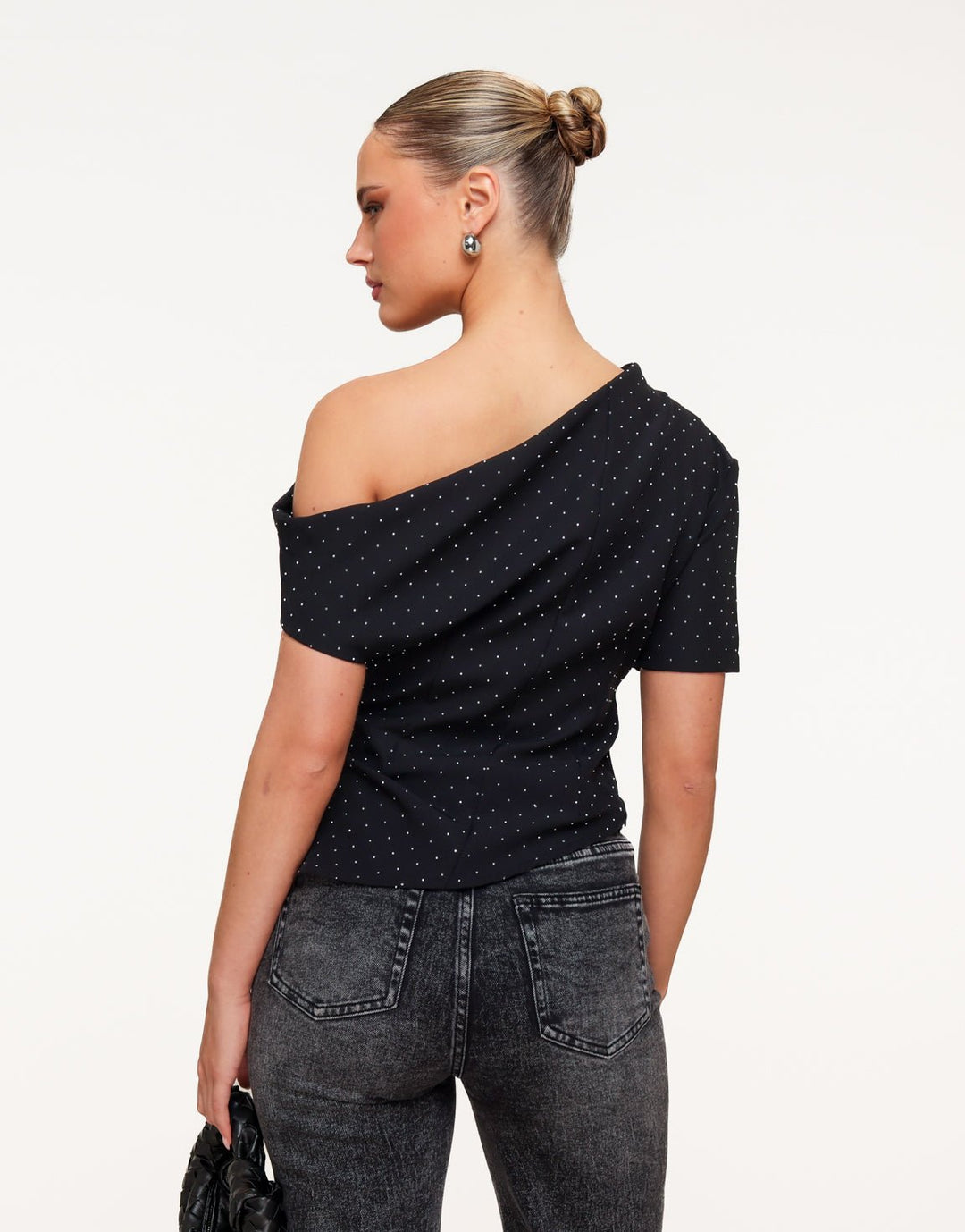 Zwarte Gedrapeerde Off Shoulder Zilveren Stenen SS - Top